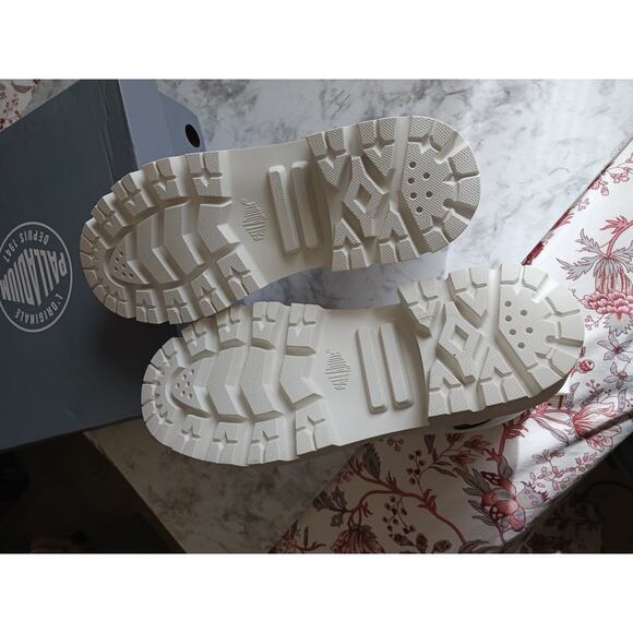 Palladium Pallabase Twill Star White boots Army Boots Sz 11 Womens New With Box - Picture 6 of 9